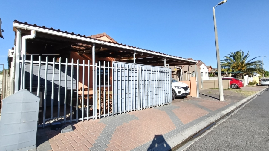 To Let 3 Bedroom Property for Rent in Highbury Park Western Cape
